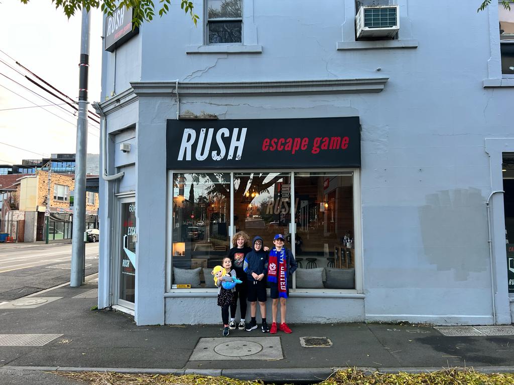 Rush escape game outside